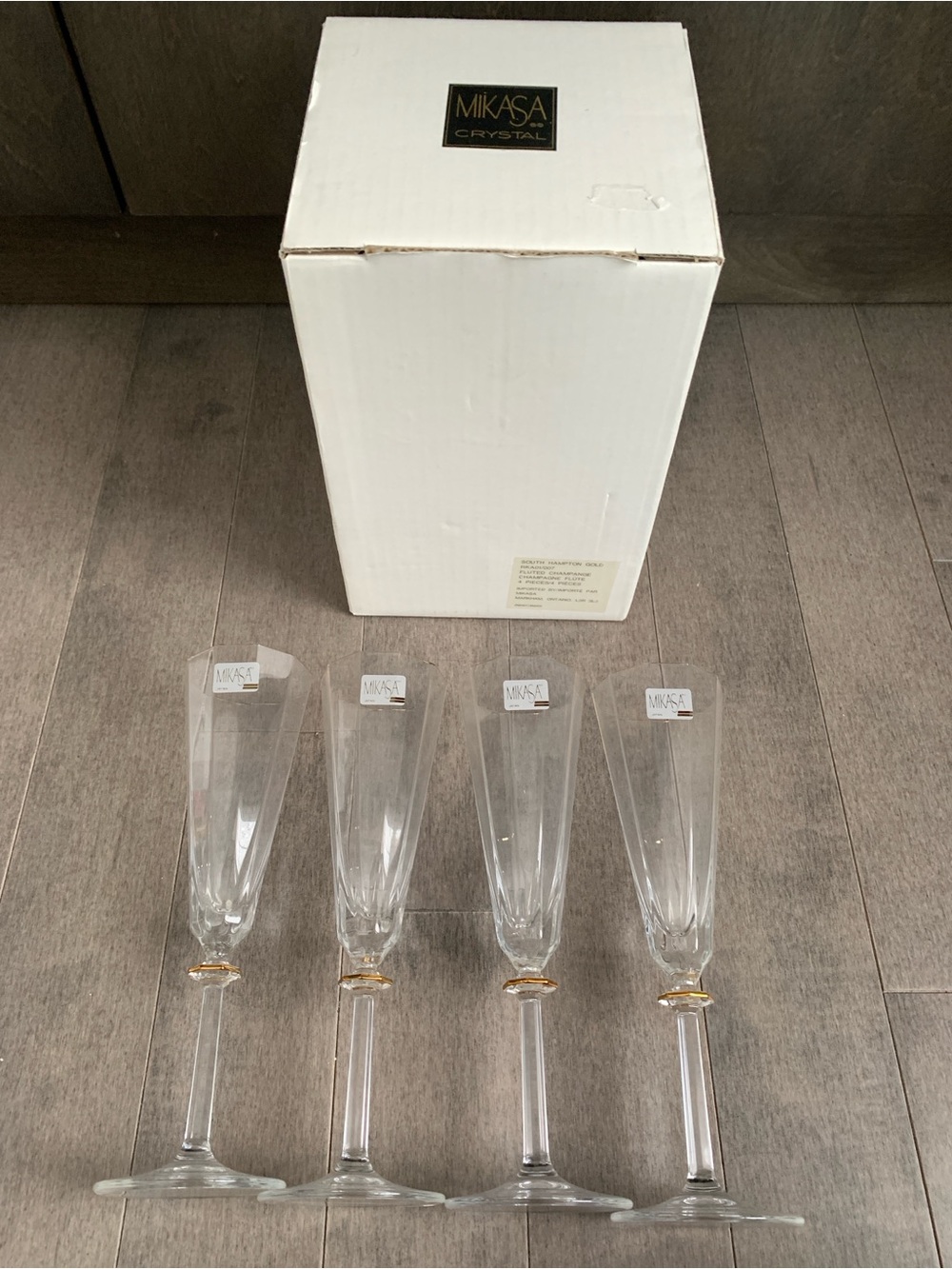 Mikasa Crystal South Hampton Gold Champagne Flutes Set of 4
Brand new  box - Picture 5 of 12